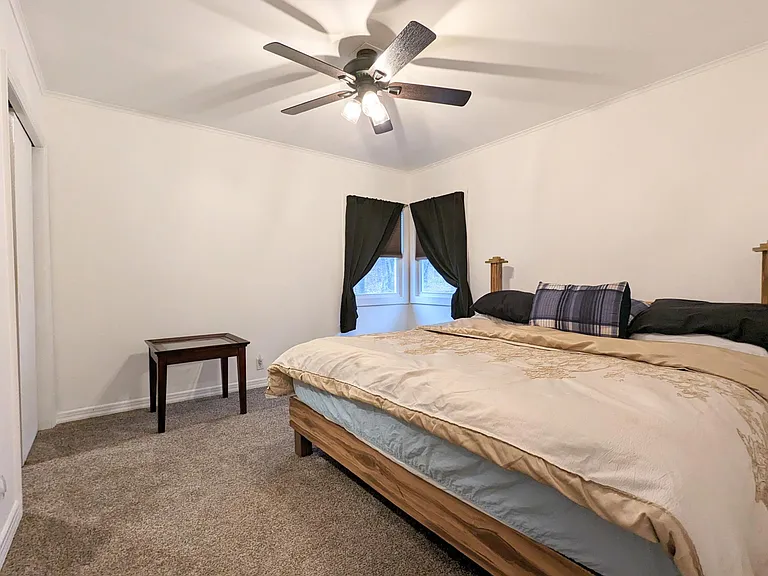 28 Glen Ave — Photo 9