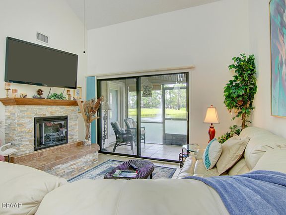4th image of 2033 Cornell Pl #17