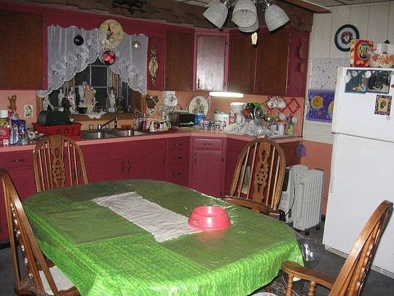 3rd image of 1044 W Market St