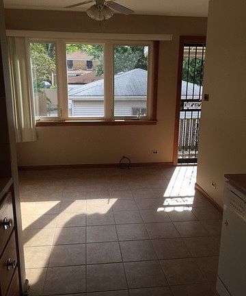 4th image of 5933 N Canfield Ave