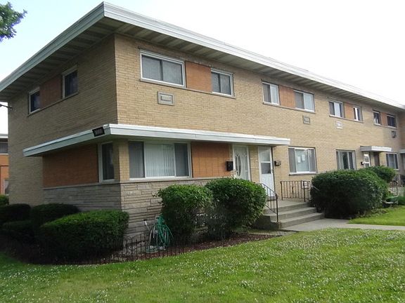 2nd image of 9666 Lois Dr #63