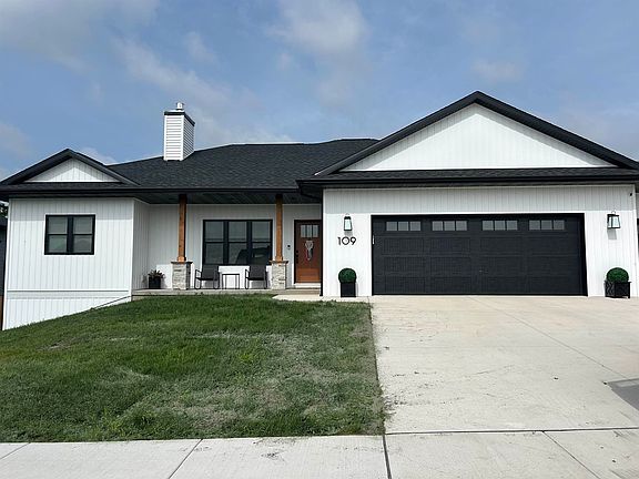 3rd image of 93 Blarney Stone Dr