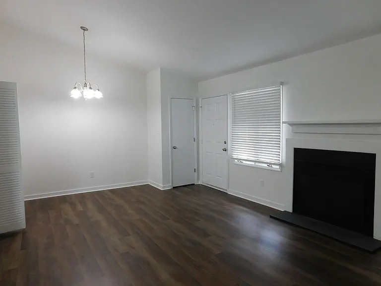 1555 College Way — Photo 4
