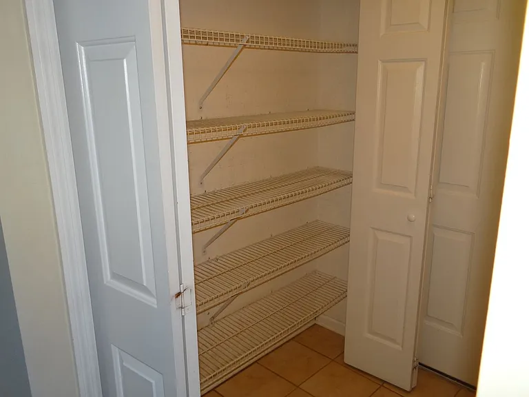 2528 Oriole Dr — Photo 13