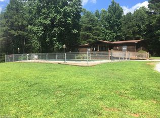 250 Webb Rd, Lexington, NC 27295