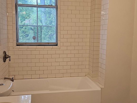 5th image of 265 Grand St #1A