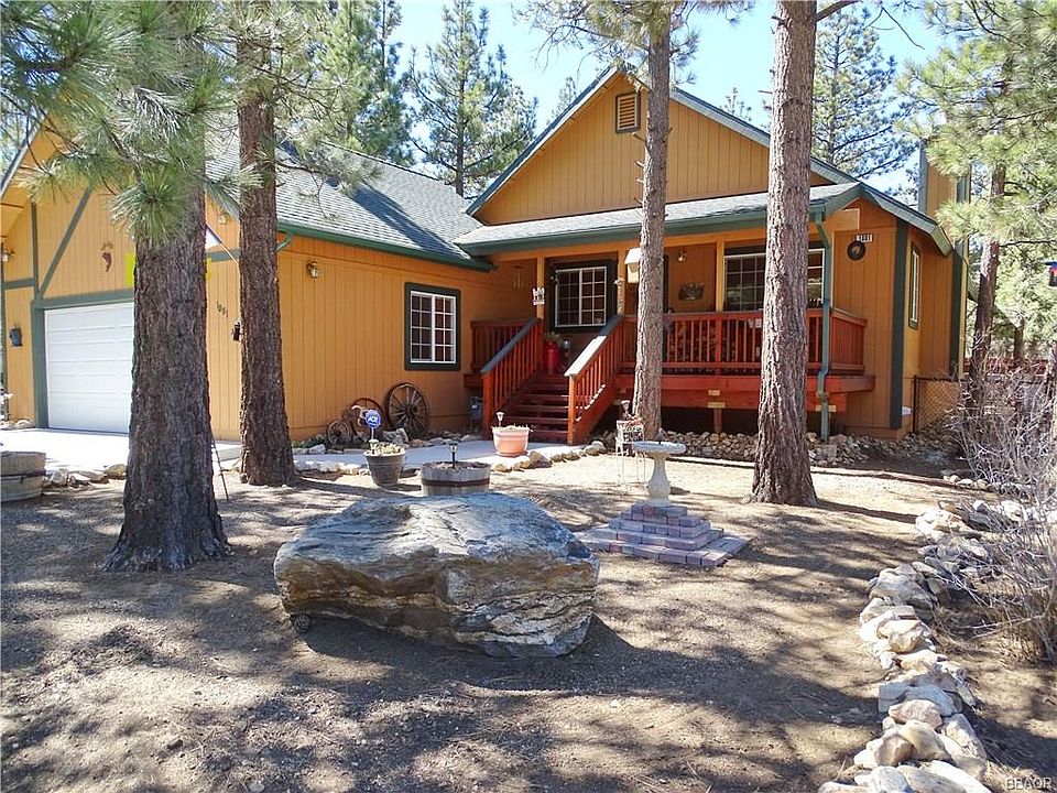 1st image of 1081 Pine Ln