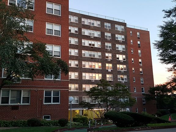 3rd image of 16420 Highland Ave APT 5L