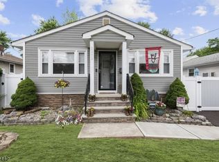 2370 Canterbury Ln, Rahway, NJ 07065