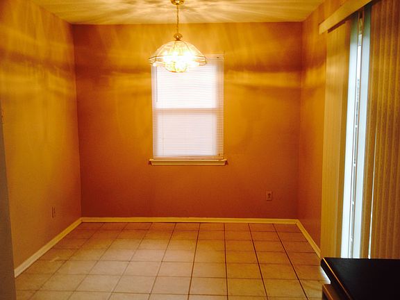 Kitchen Eating Area