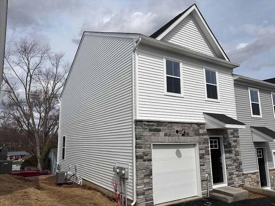 1st image of 107 Abramo Victor Dr