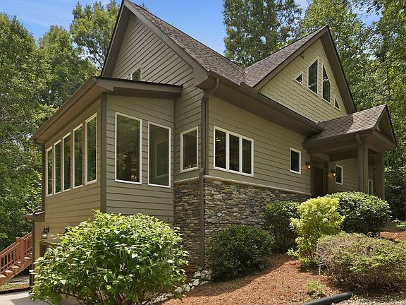 4th image of 1001 Reaves Dr