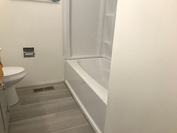 3rd image of 12547 SE 53rd St