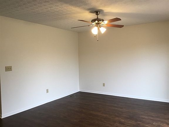 3rd image of 867 Lescar Ln