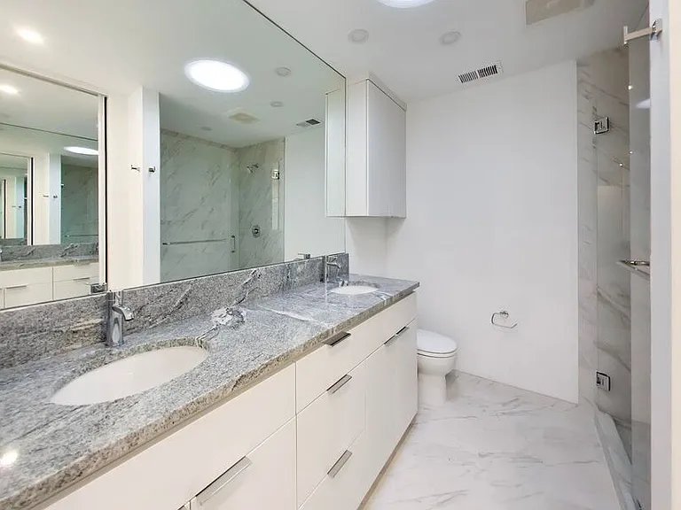 4017 San Francisco Ter — Photo 9