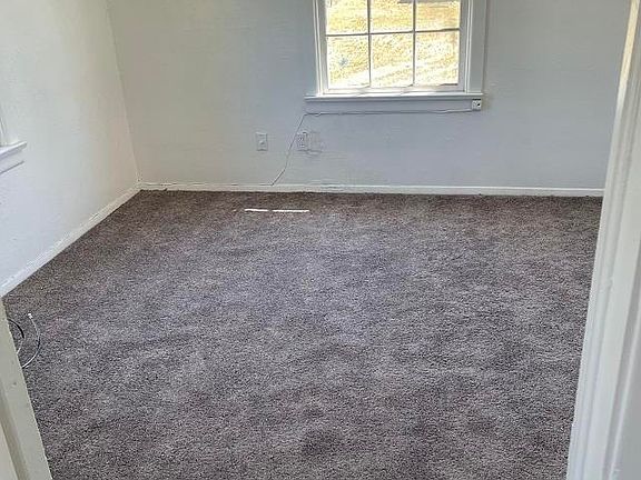 5th image of 1305 N Lea St