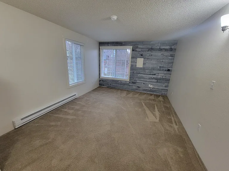 Nob Hill Apartments — Photo 43