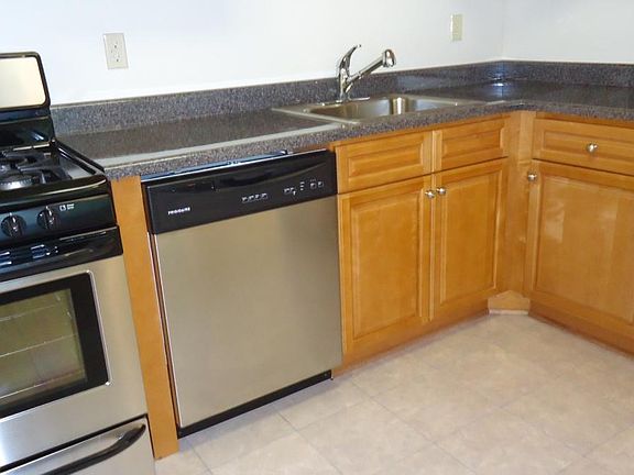 5th image of 3 Kensington Cir APT G