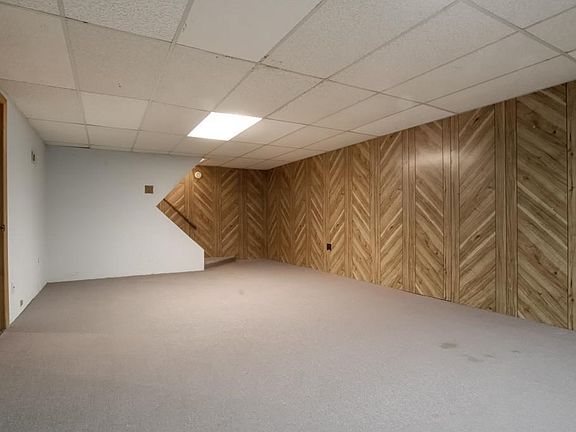 Large finished Famiyl room in the lower level.