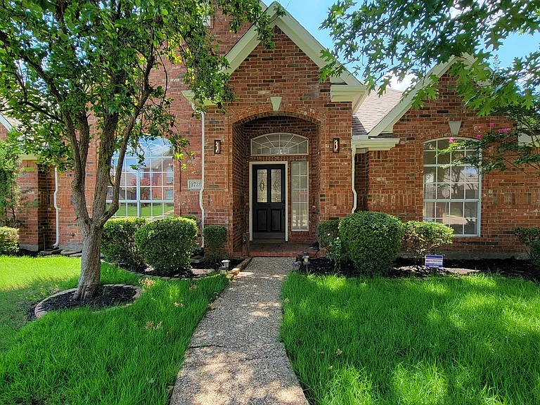 9726 Windy Hollow Dr — Photo 2