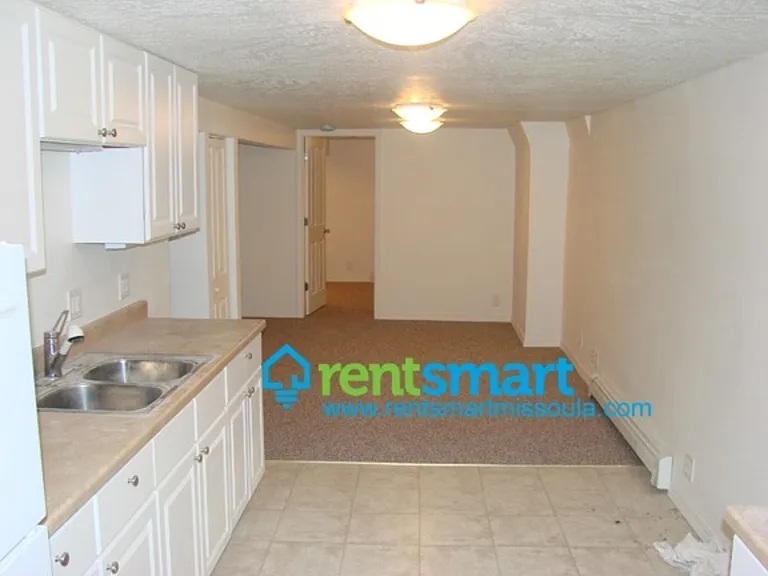 327B McLeod Ave — Photo 2