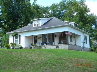318 S Poplar St, Dresden, TN 38225