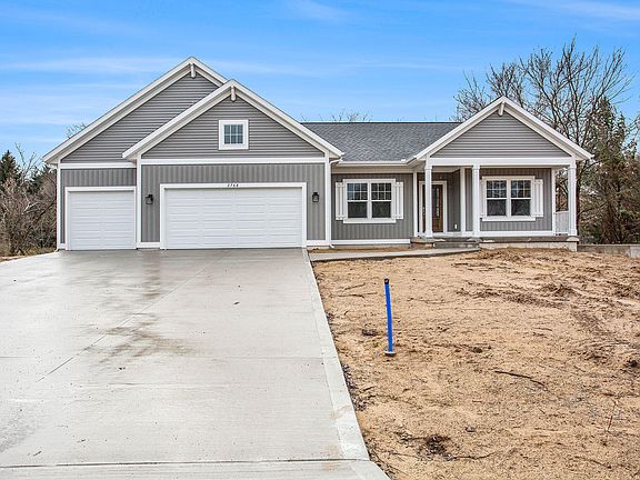 2nd image of 2768 Woodridge Dr