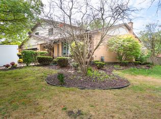 15300 Orchard Ln, Oak Forest, IL 60452