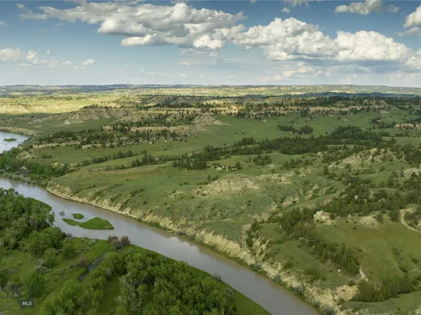 4653 Big Horn Valley Rd, Custer, MT 59024