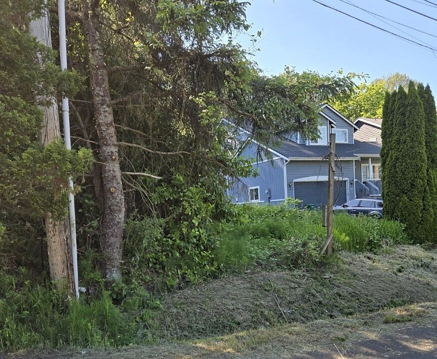 1st image of 13041 33rd Avenue S