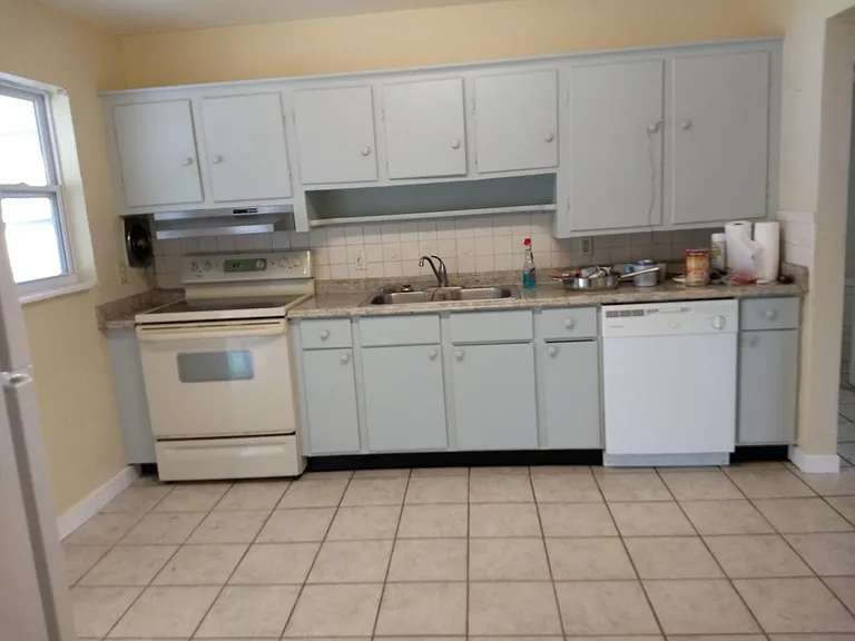 2048 Druid Rd E — Photo 9