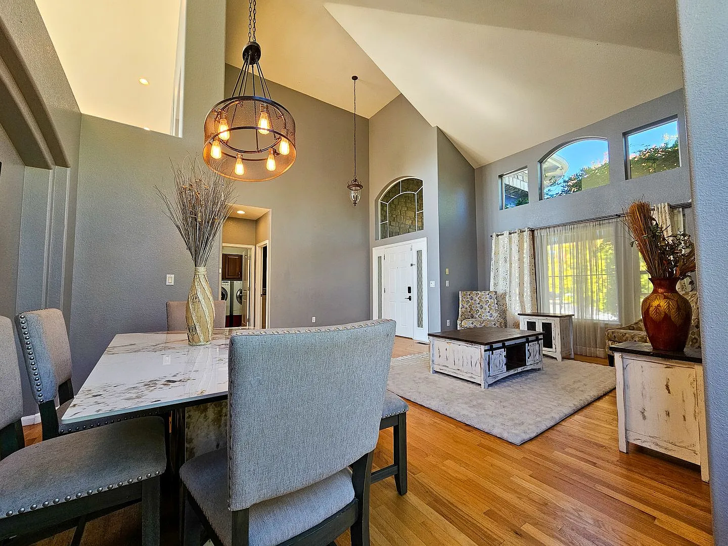 Long Realty & Property Management - Wonderful 6 Bedroom Home Backing to a Golf Course — Photo 4