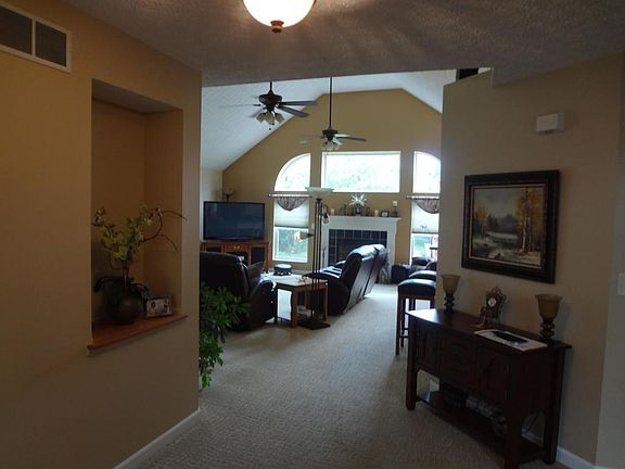 5th image of 2041 Parklawn Dr