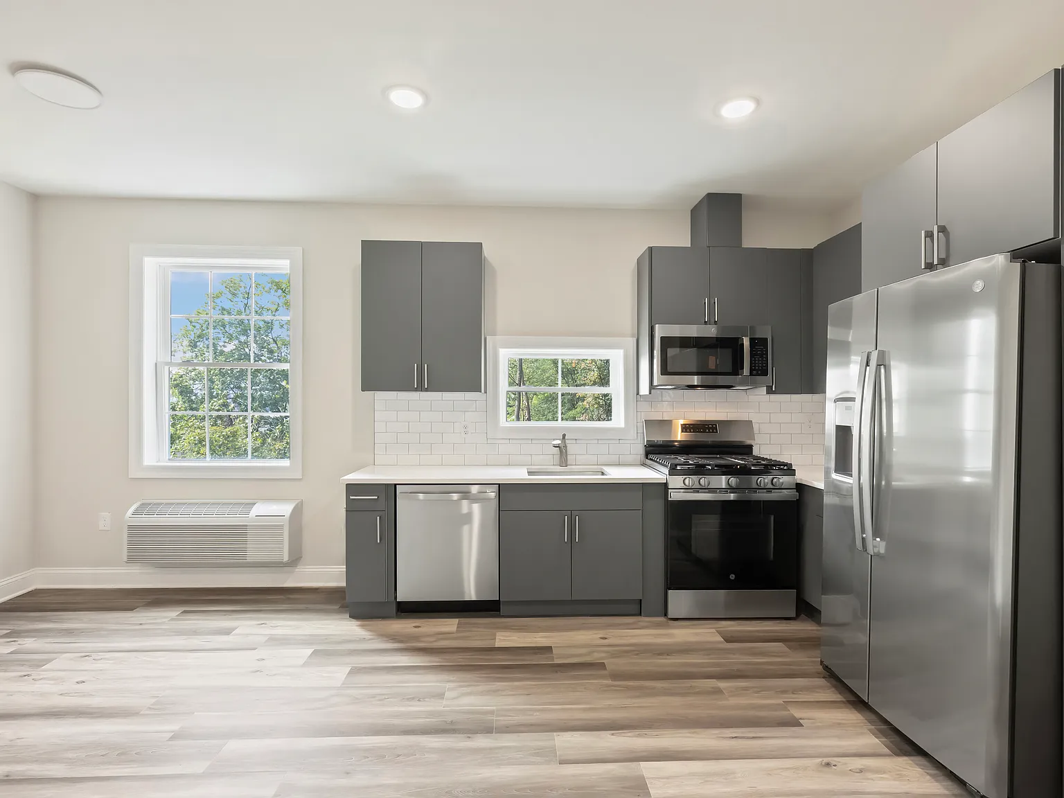 2 bed, 900 sqft, $2,495 — Photo 3