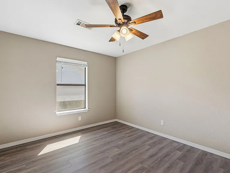 3104 S 104th St — Photo 26