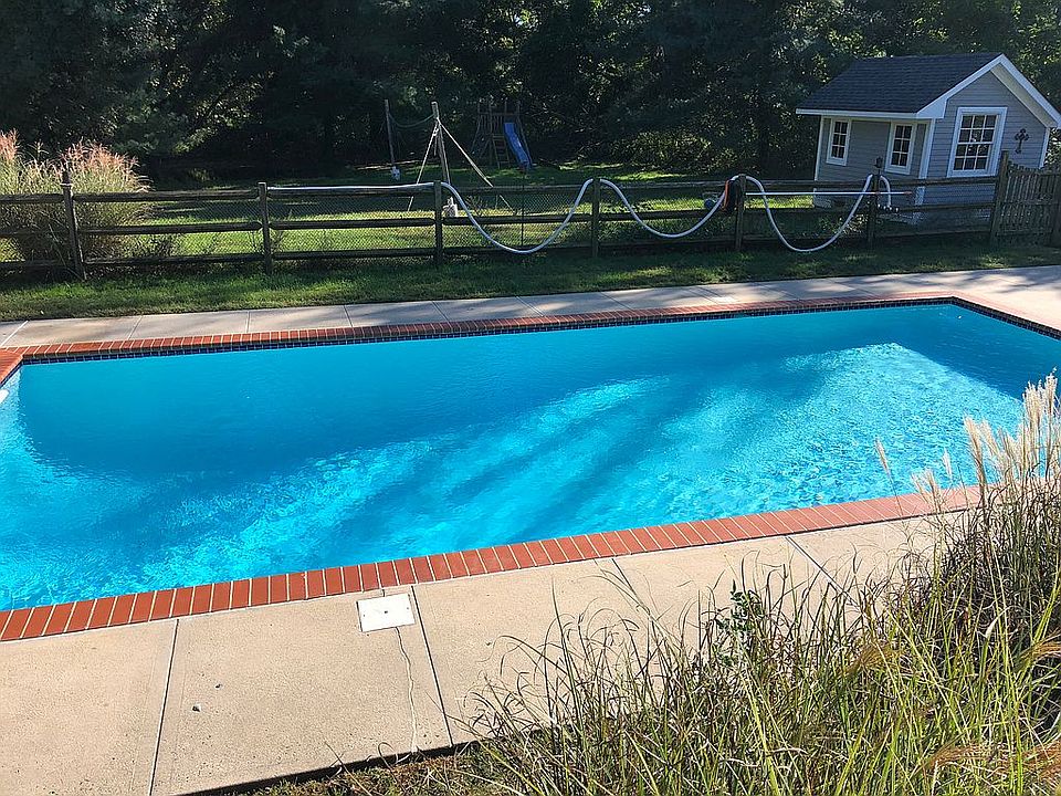 2nd image of 86 Horseneck Point Rd