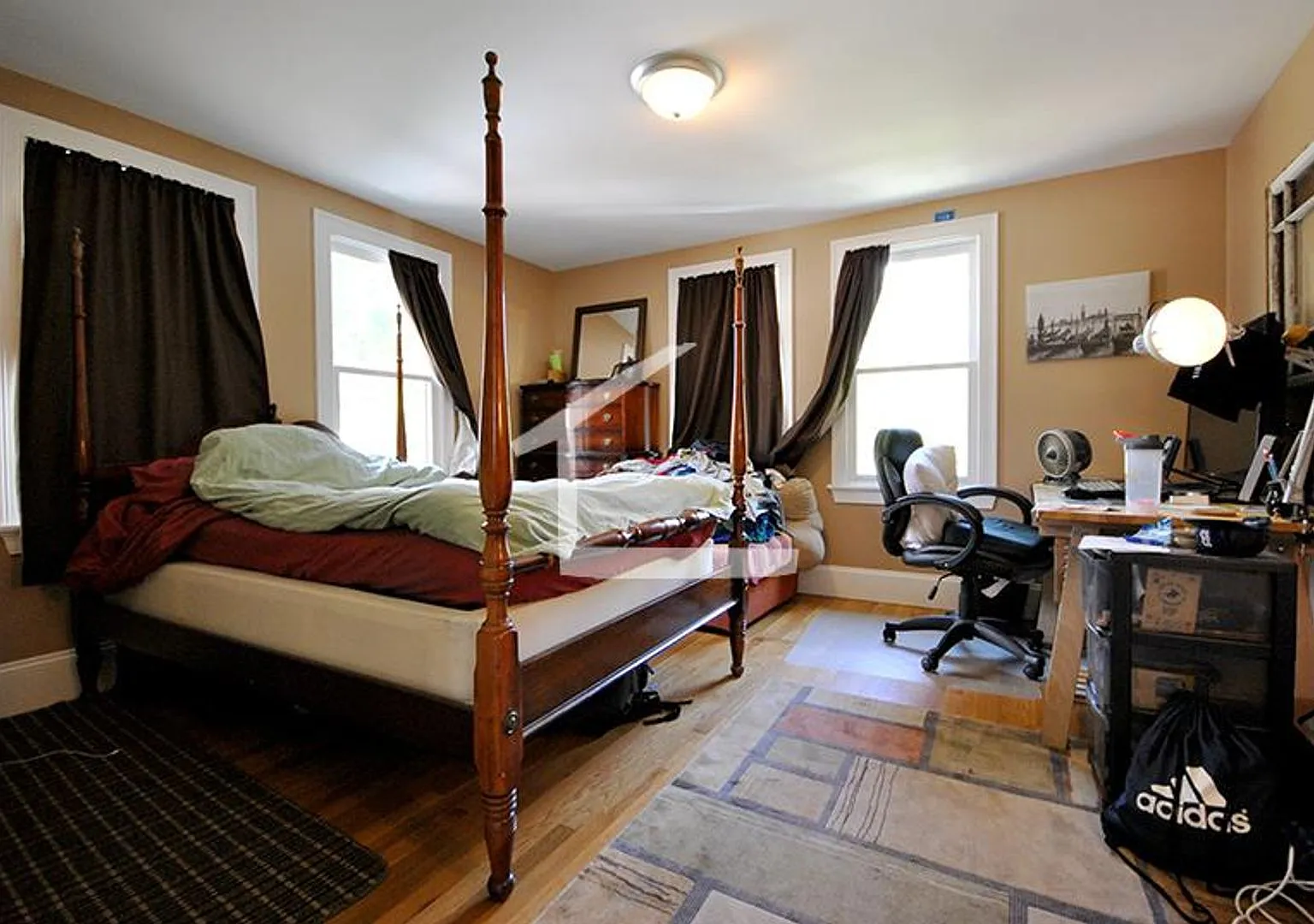 Charming 5 Bedroom — Photo 4