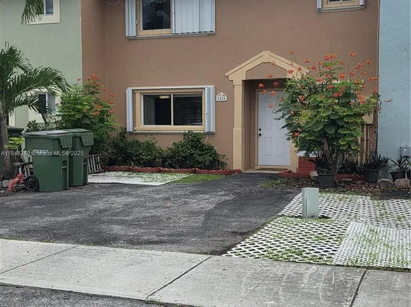 1084 SE 13th Ave, Homestead, FL 33035