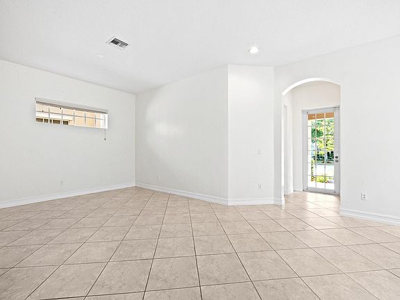 4th image of 1535 SW 23rd Street