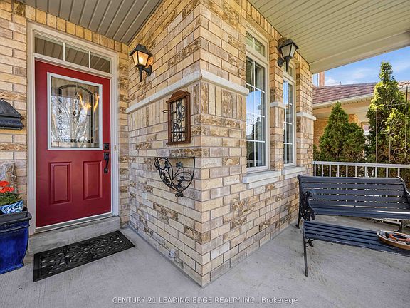 2nd image of 156 Landsdown Cres