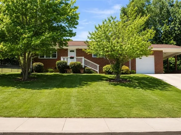1416 Clark Ave, Winston Salem, NC 27105