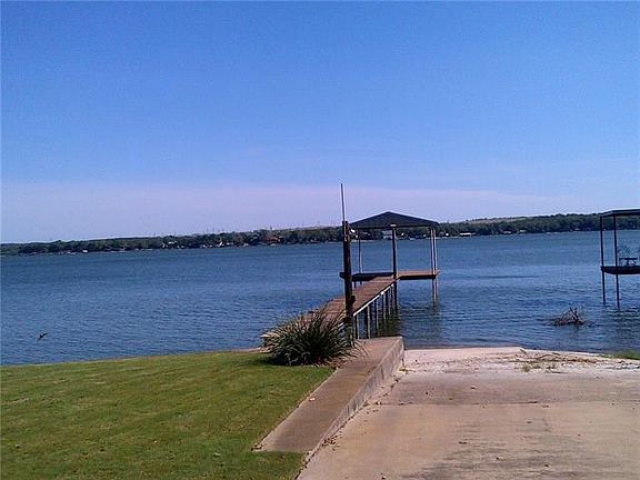 4th image of 412 W Lake Dr