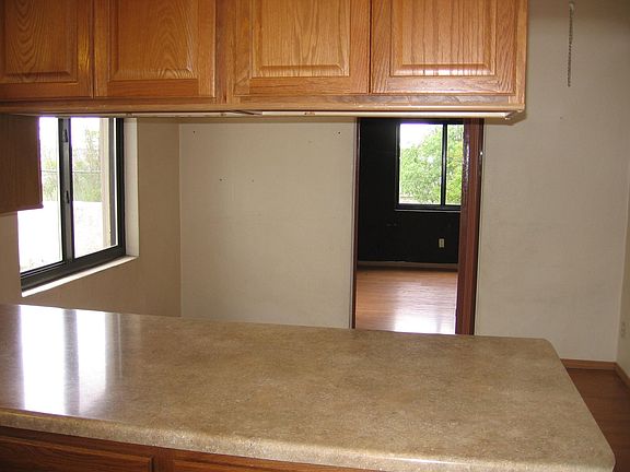 5th image of 1006 S Woodrow Ave