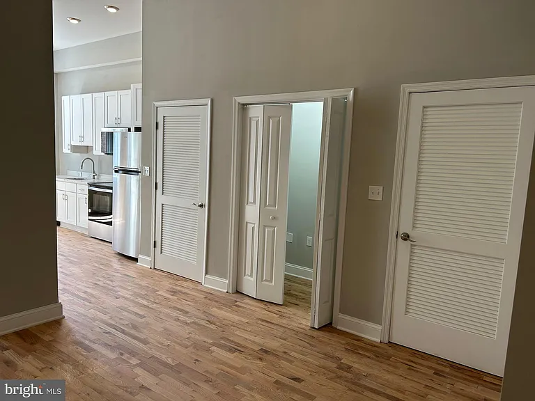 100 W Lexington St #204 — Photo 21