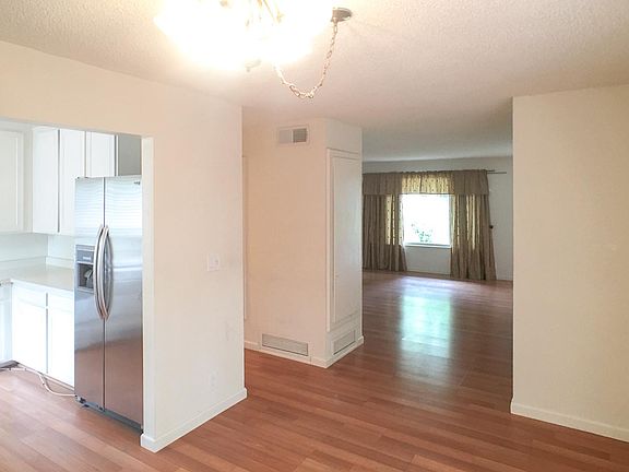 5th image of 1206 Weepinggate Ln