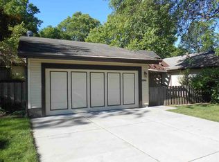 1908 Thornhill Dr, South Bend, IN