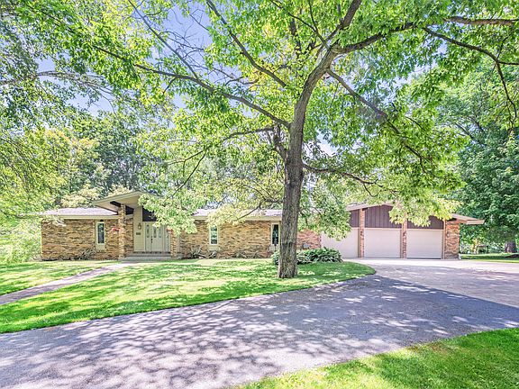 3rd image of 14360 Sixteen Mile Rd