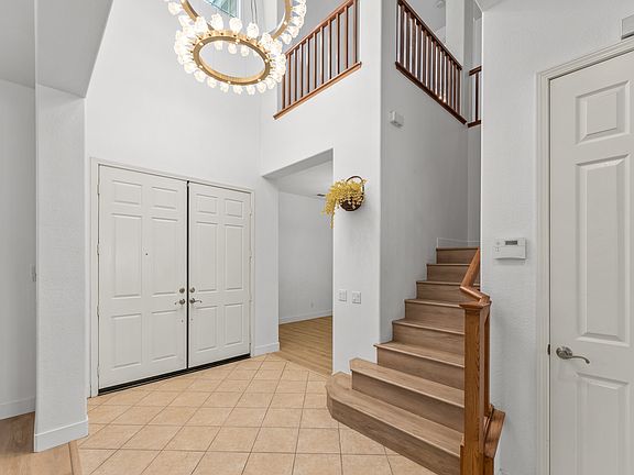 4th image of 12326 White Horse Ct