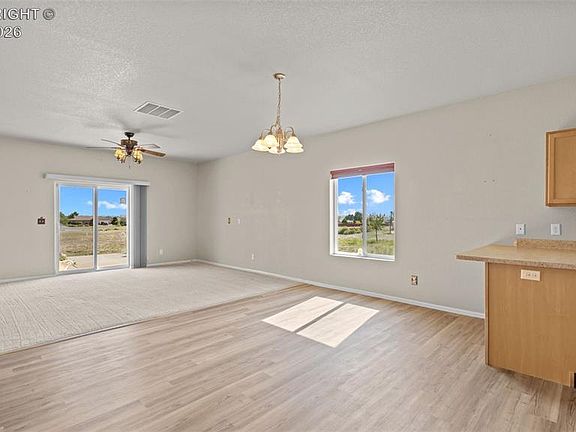 4th image of 1133 E Ivanhoe Dr