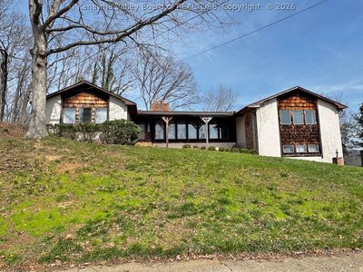 5320 Glow Dr, Cross Lanes, WV, 25313